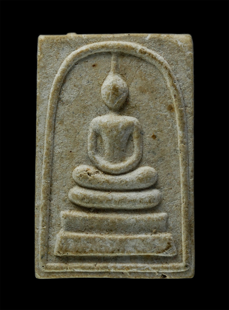 พระผงกล่องขาว17 (117)p.jpg - พระสมเด็จหลังหนู หลวงพ่อเกษม เขมโก เนื้อผงพุทธคุณ ผสมข้าวก้นบาตร ปี2536 สุสานไตรลักษณ์ จ.ลำปาง พระเก่าสวย มวลสารดี  | https://kamulet.in.th